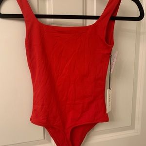 ❤️NEVER WORN WITH TAGS Aritzia red bodysuit ❤️